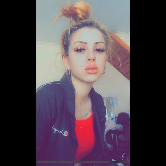 Meet your Posher, Gabriele - Picture 1 of 1